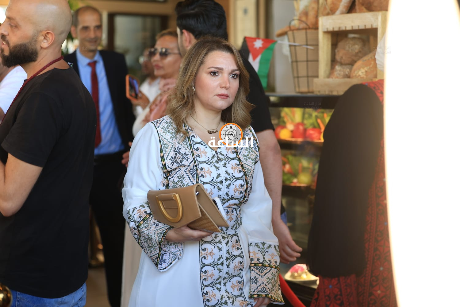 Madar Al-Saa Images 0.5740085578692