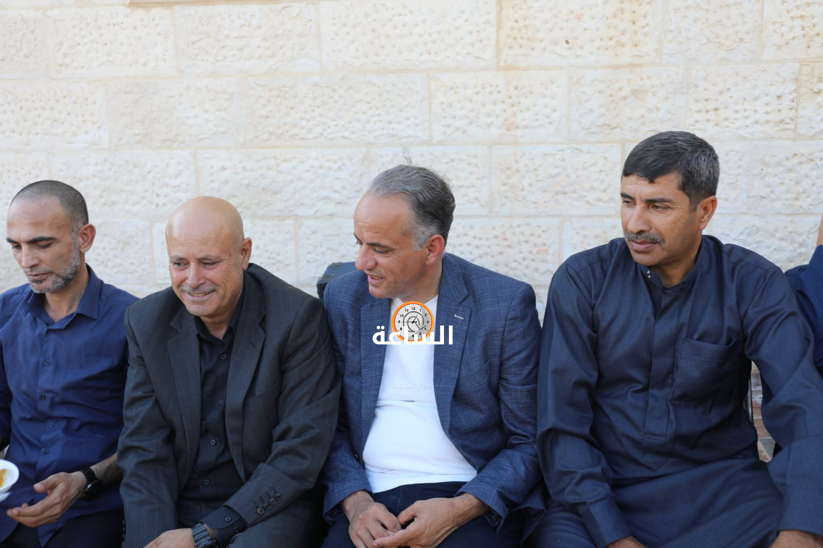 Madar Al-Saa Images 0.15720340558583423