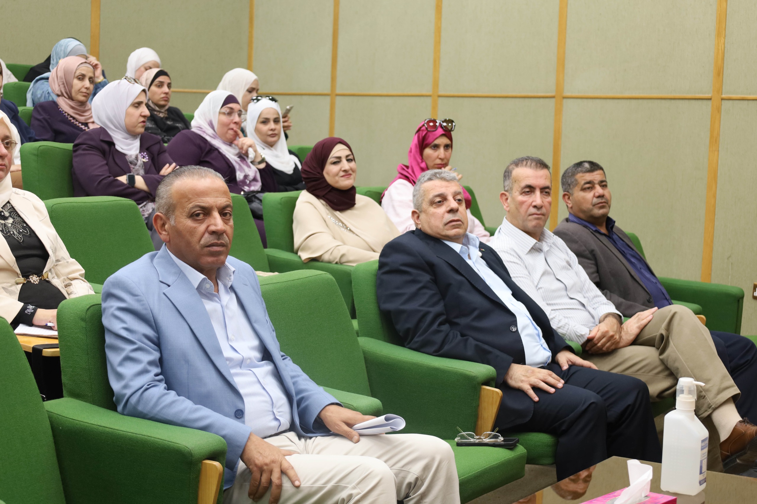 Madar Al-Saa Images 0.4702699487382843