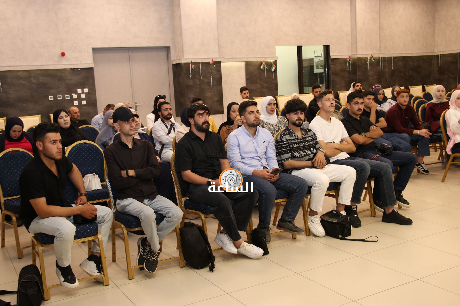 Madar Al-Saa Images 0.21030650785314087