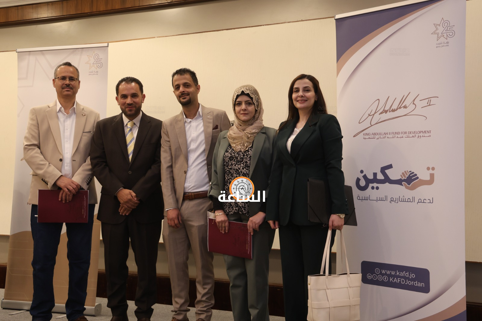 Madar Al-Saa Images 0.4521594253622697
