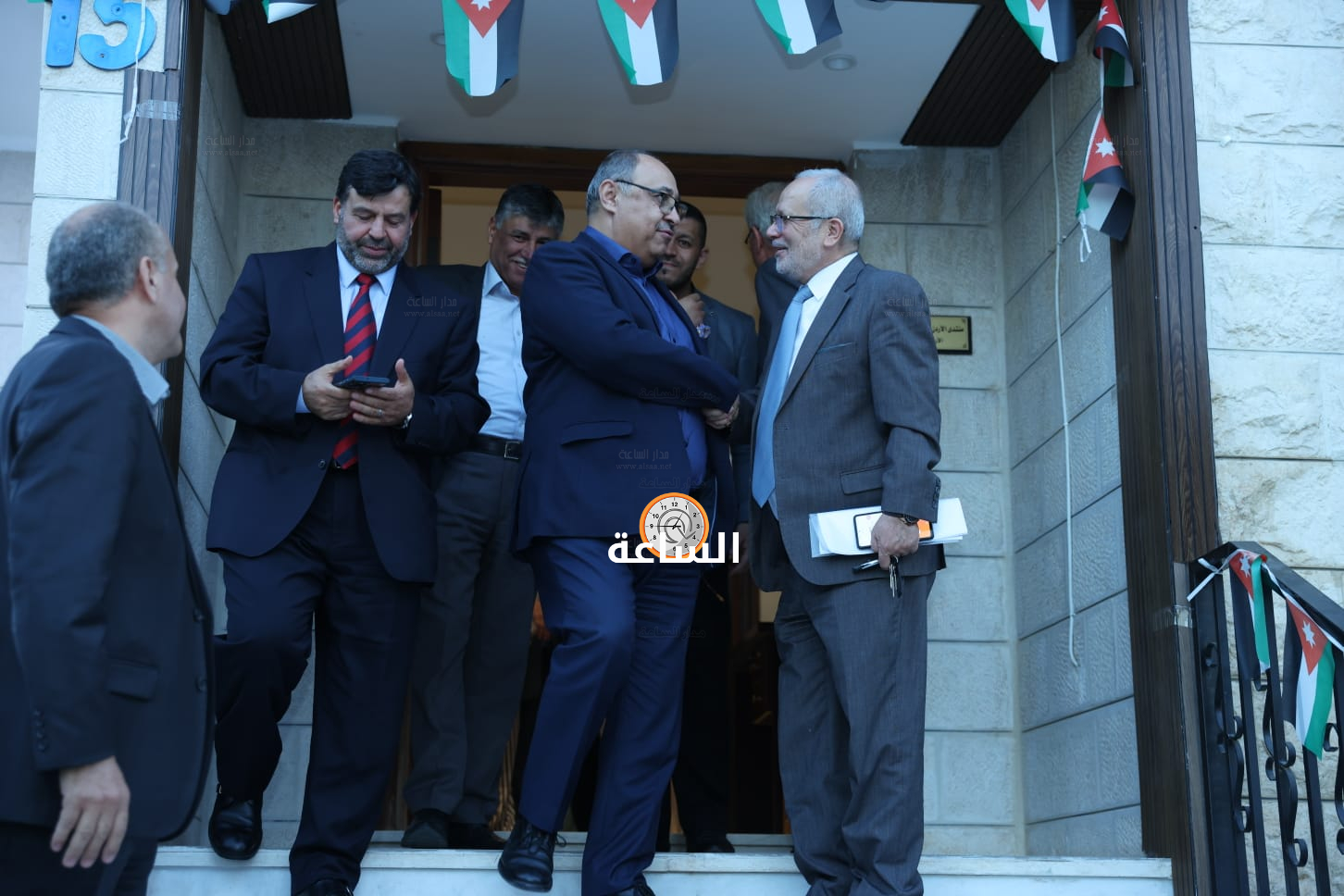 Madar Al-Saa Images 0.7865334329627115