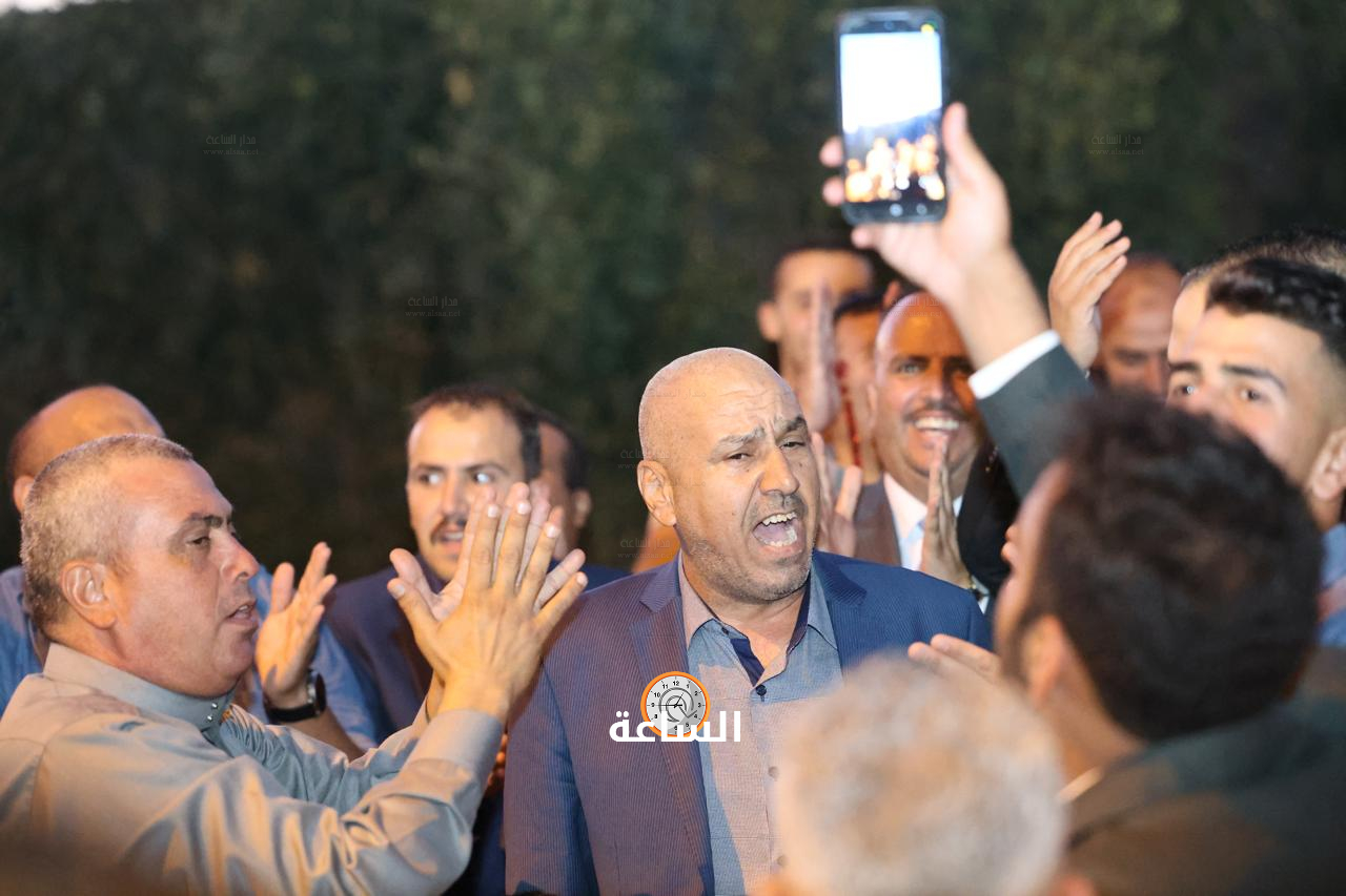 Madar Al-Saa Images 0.4083880167497884