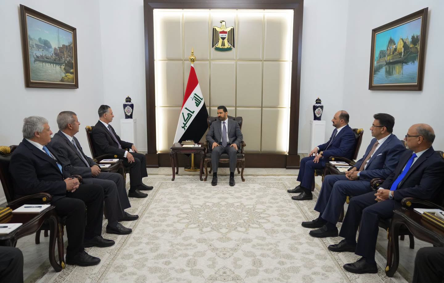 Madar Al-Saa Images 0.4882091279246512