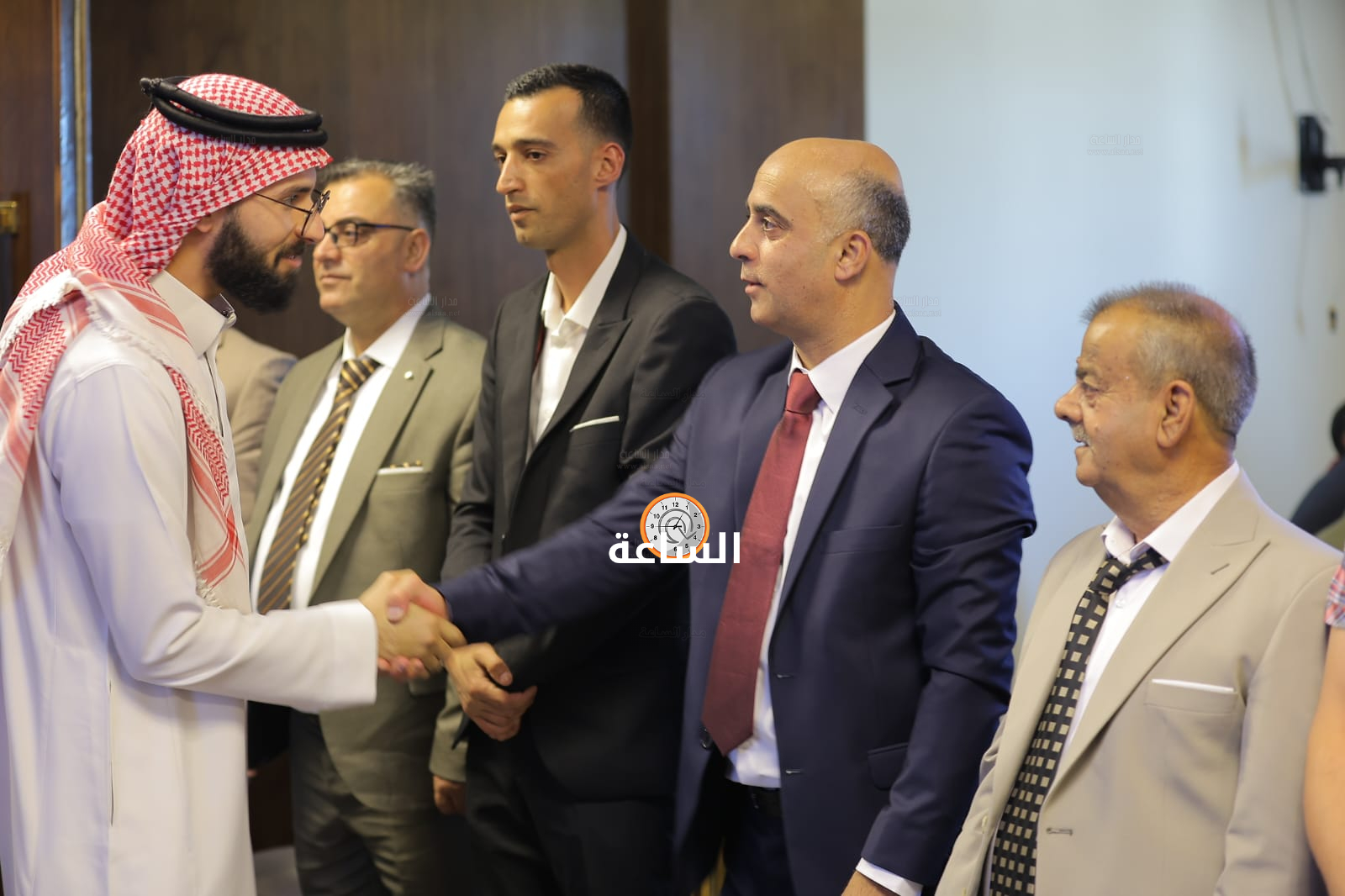Madar Al-Saa Images 0.5714325857972574