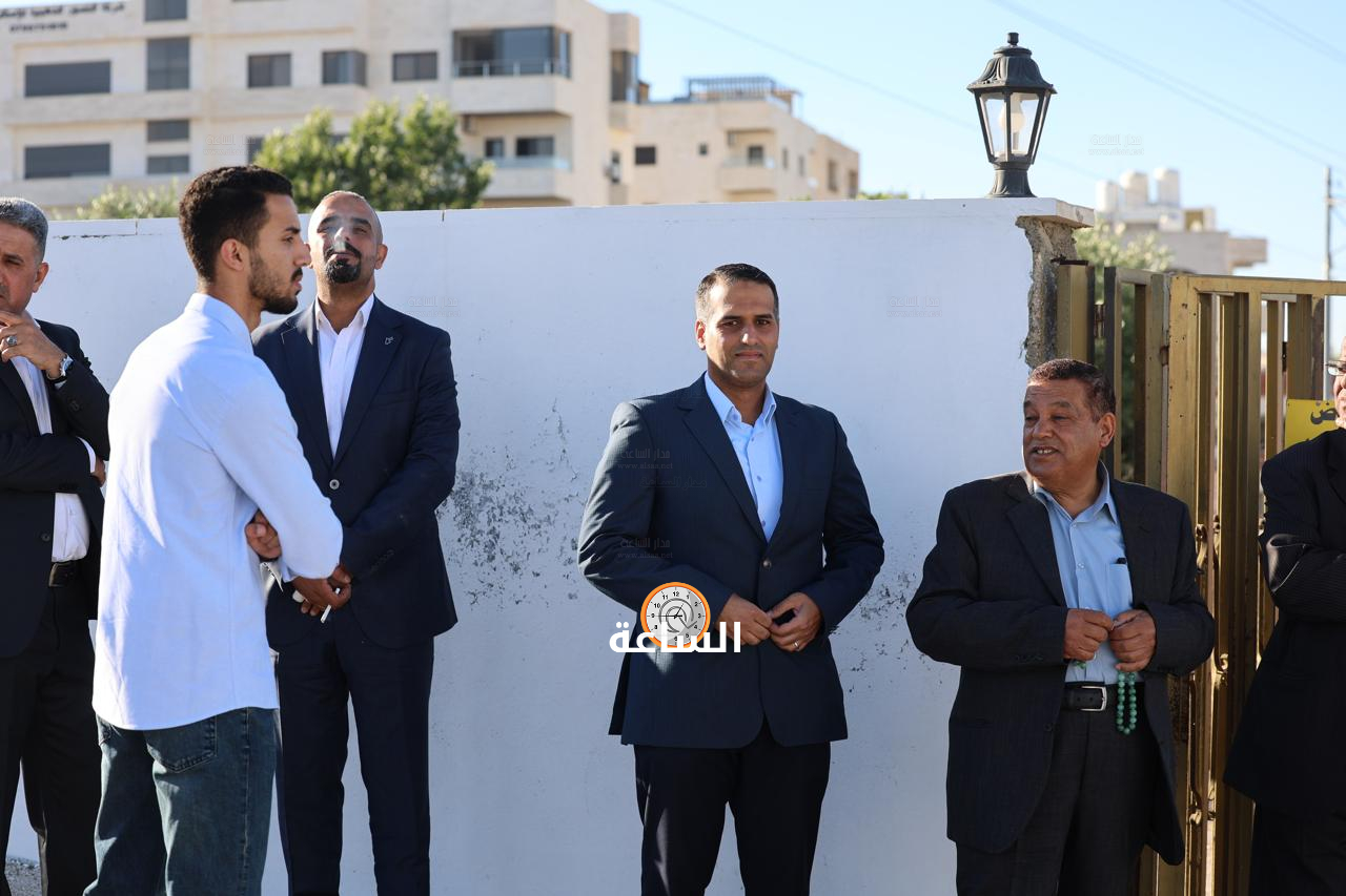 Madar Al-Saa Images 0.6885009752407684