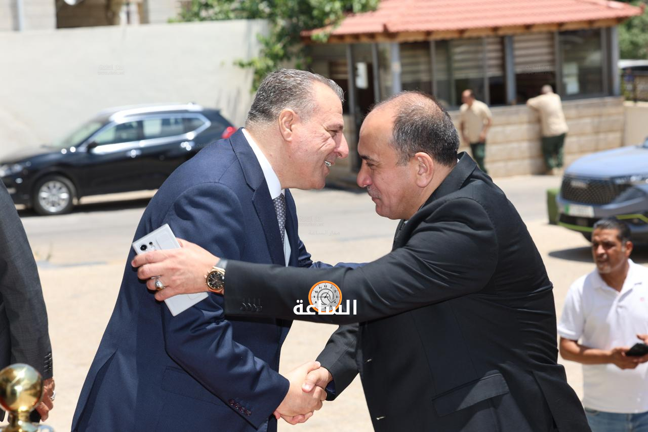 Madar Al-Saa Images 0.4116817615848545