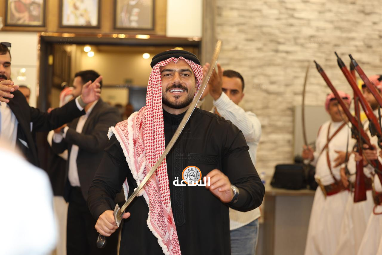 Madar Al-Saa Images 0.48563443530288175