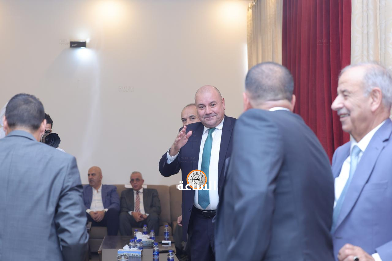Madar Al-Saa Images 0.44828286855137667