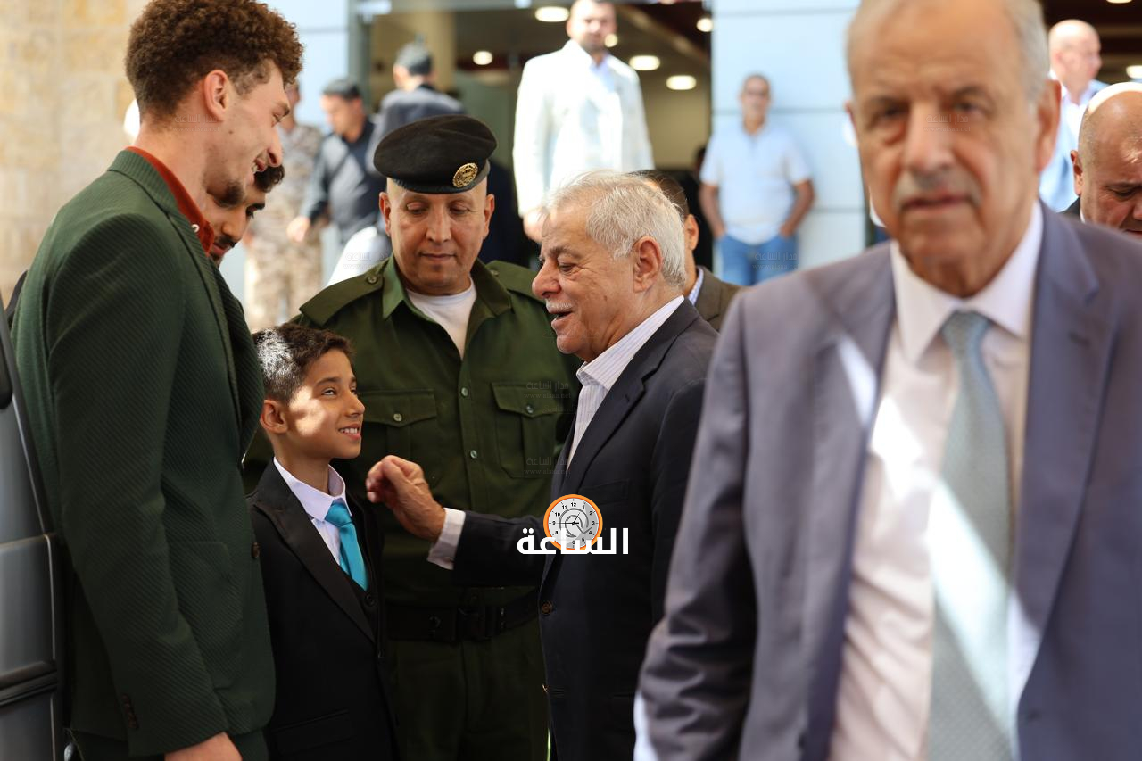 Madar Al-Saa Images 0.53861588105355