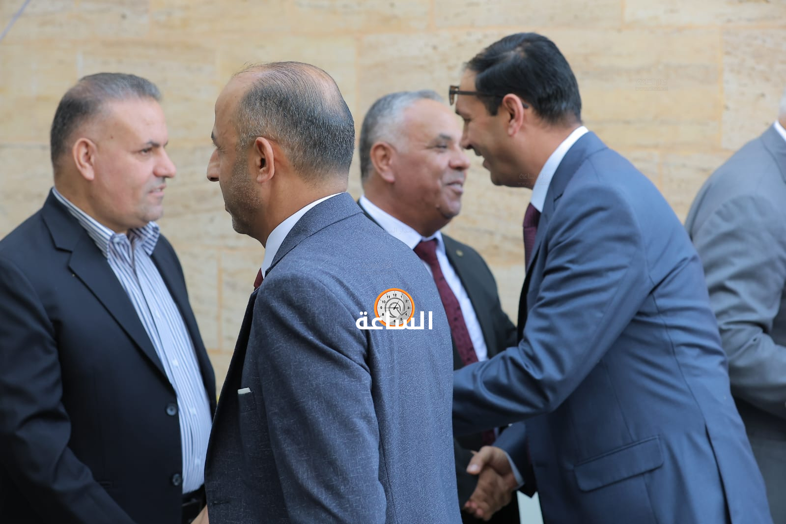 Madar Al-Saa Images 0.345136134962185