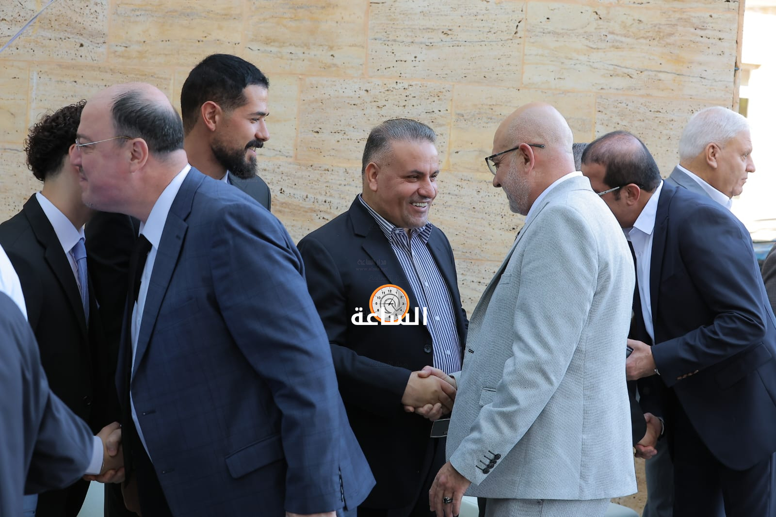 Madar Al-Saa Images 0.017731555746210104