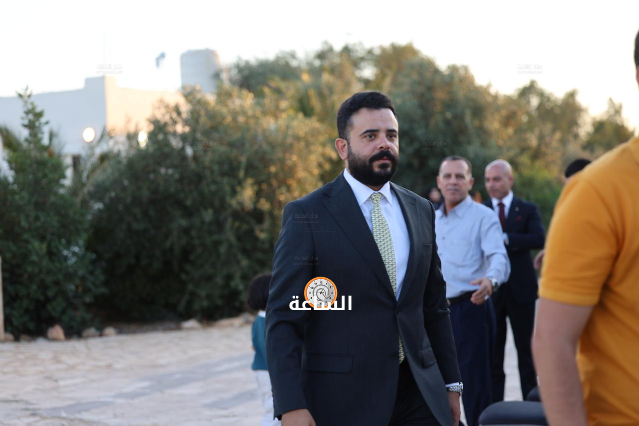 Madar Al-Saa Images 0.9812700537168139