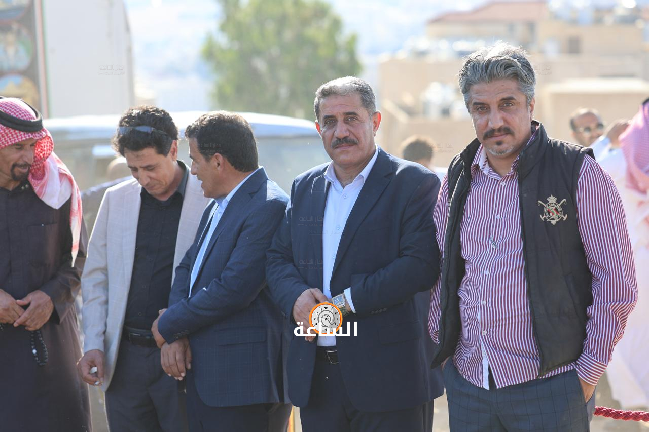 Madar Al-Saa Images 0.15903756375563727