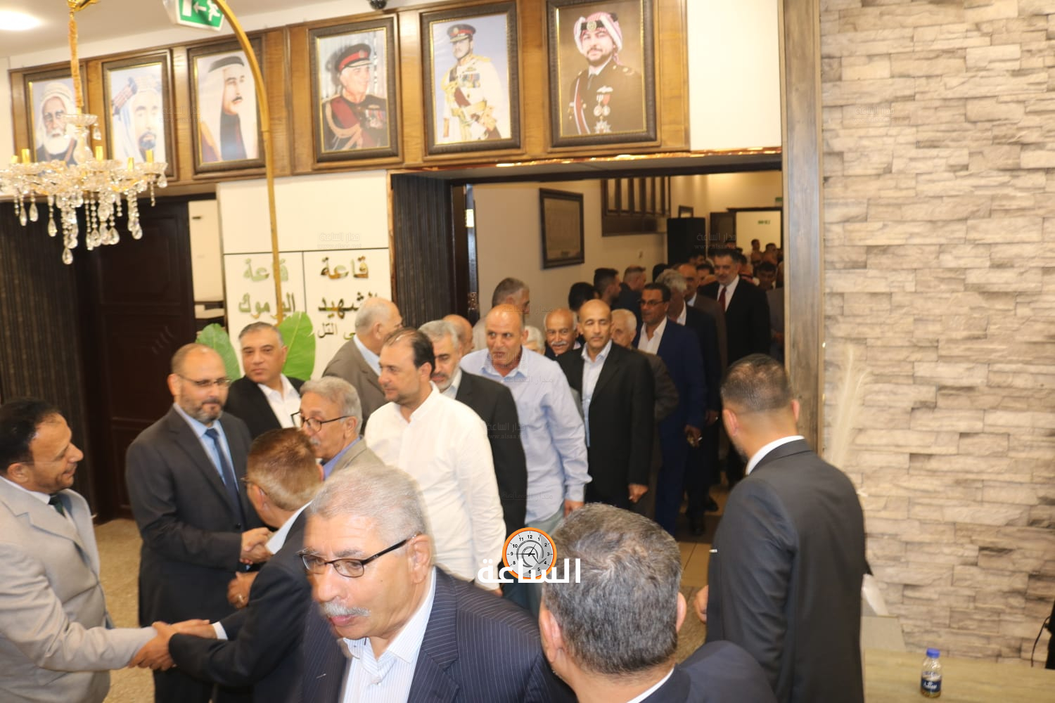 Madar Al-Saa Images 0.44159794149488674