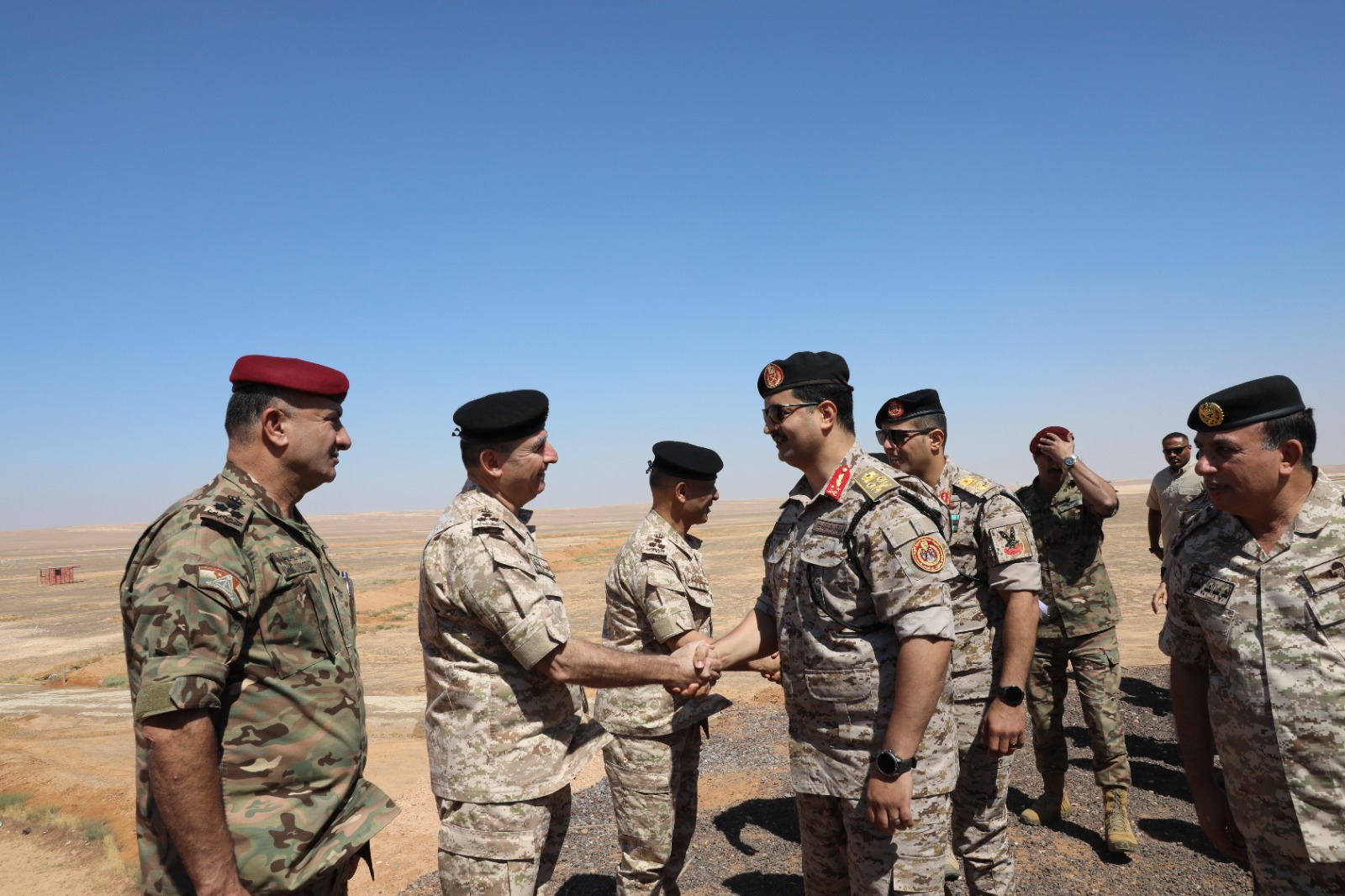 Madar Al-Saa Images 0.4191876394167008