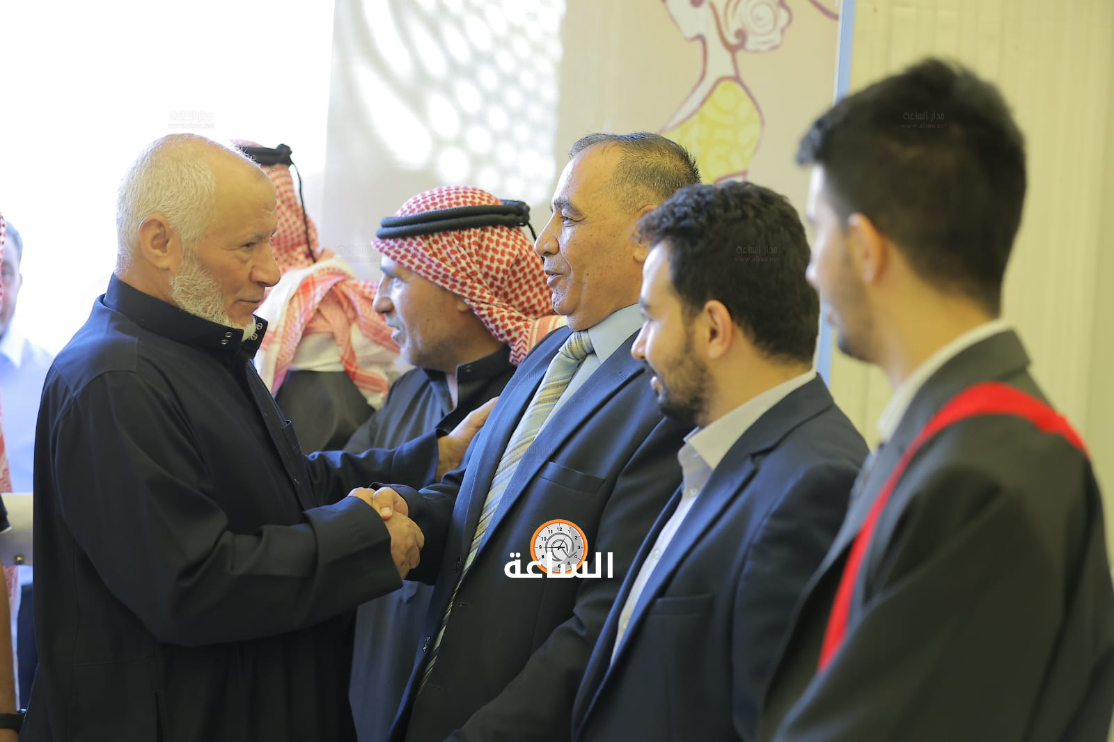 Madar Al-Saa Images 0.5138442713325537