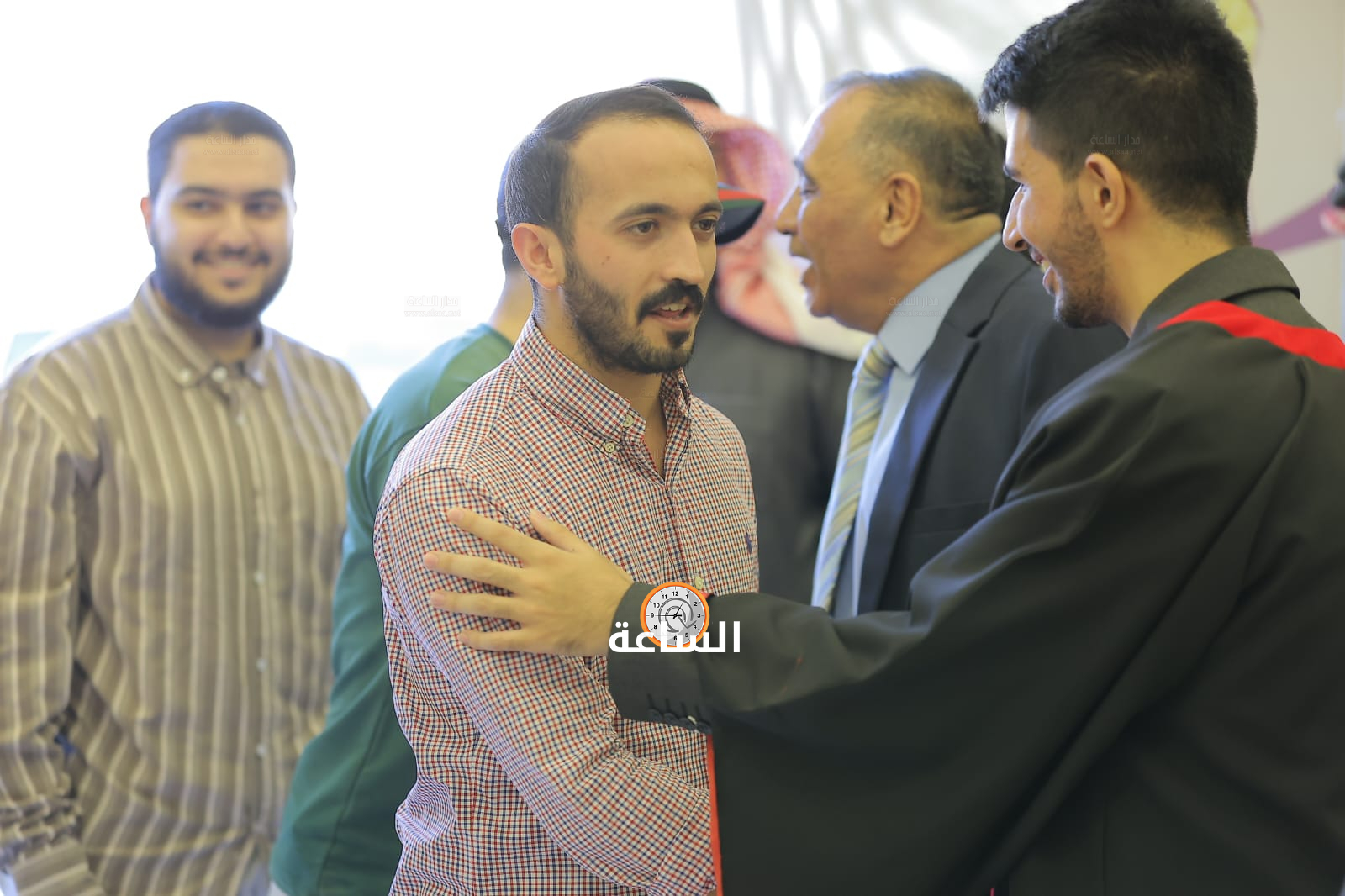 Madar Al-Saa Images 0.4063607433071117