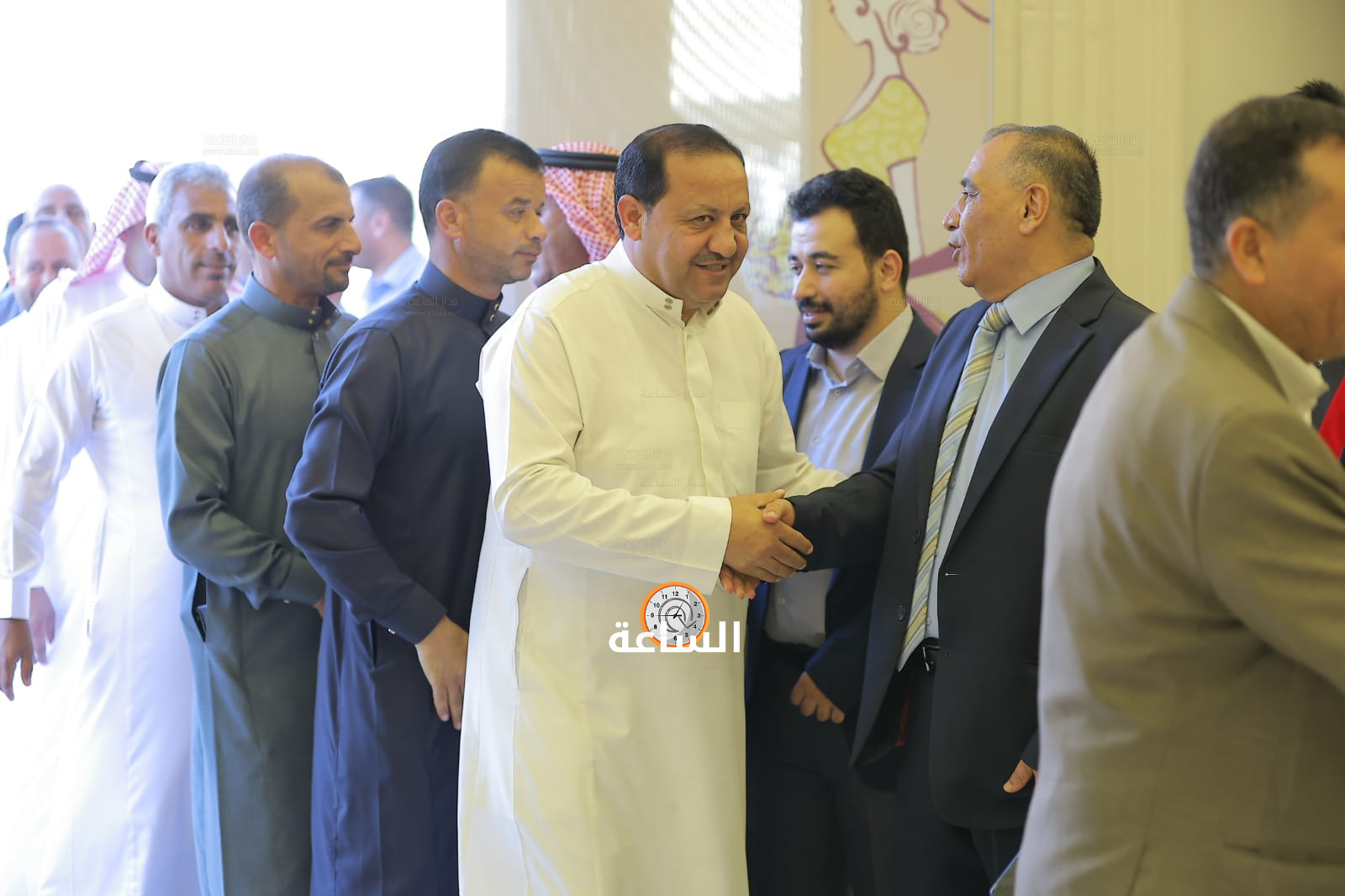 Madar Al-Saa Images 0.035836348520114636