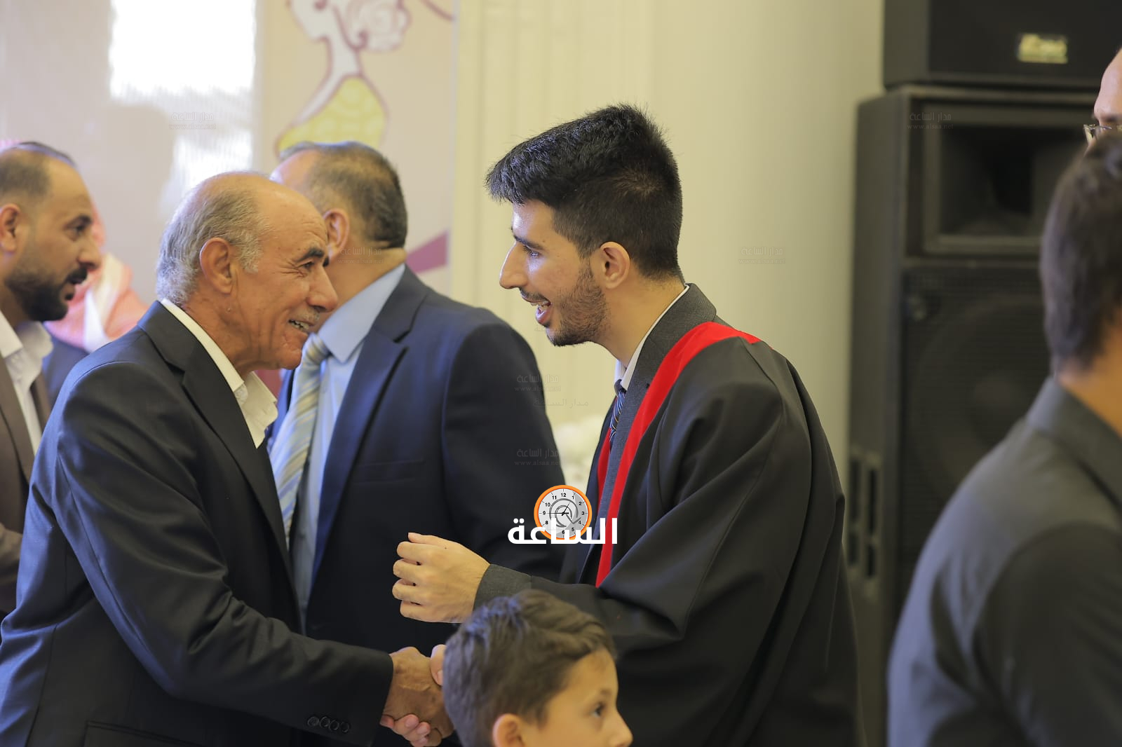 Madar Al-Saa Images 0.3505237350115611