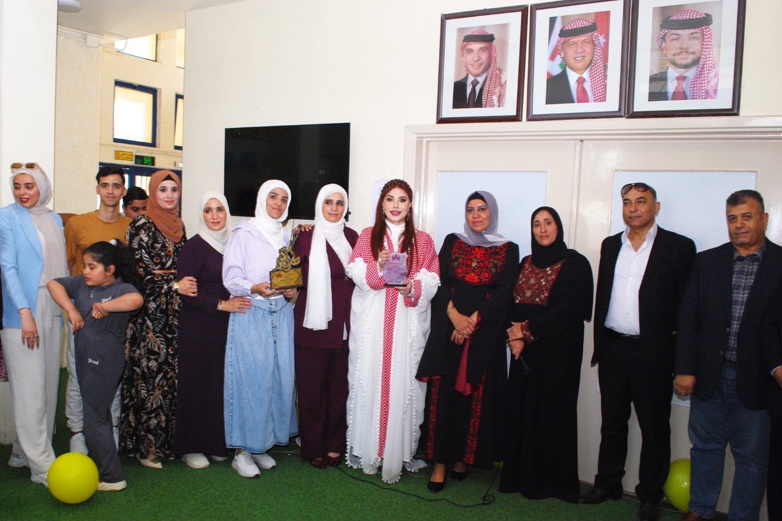 Madar Al-Saa Images 0.7103943128889364
