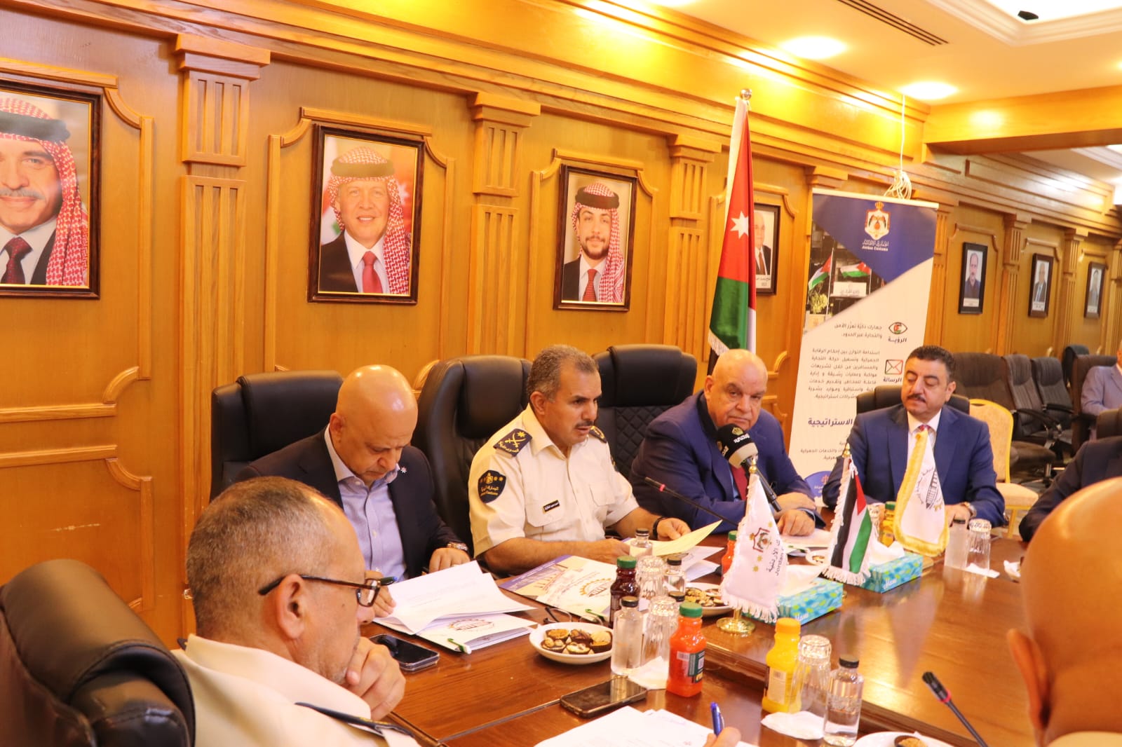 Madar Al-Saa Images 0.051658326384083186