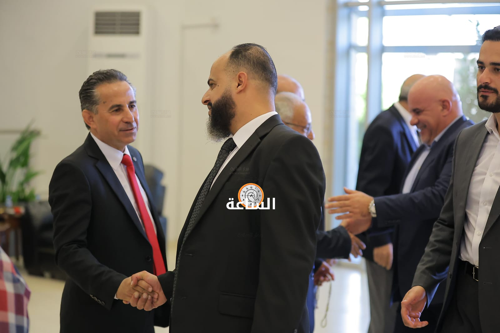 Madar Al-Saa Images 0.7471933620180572