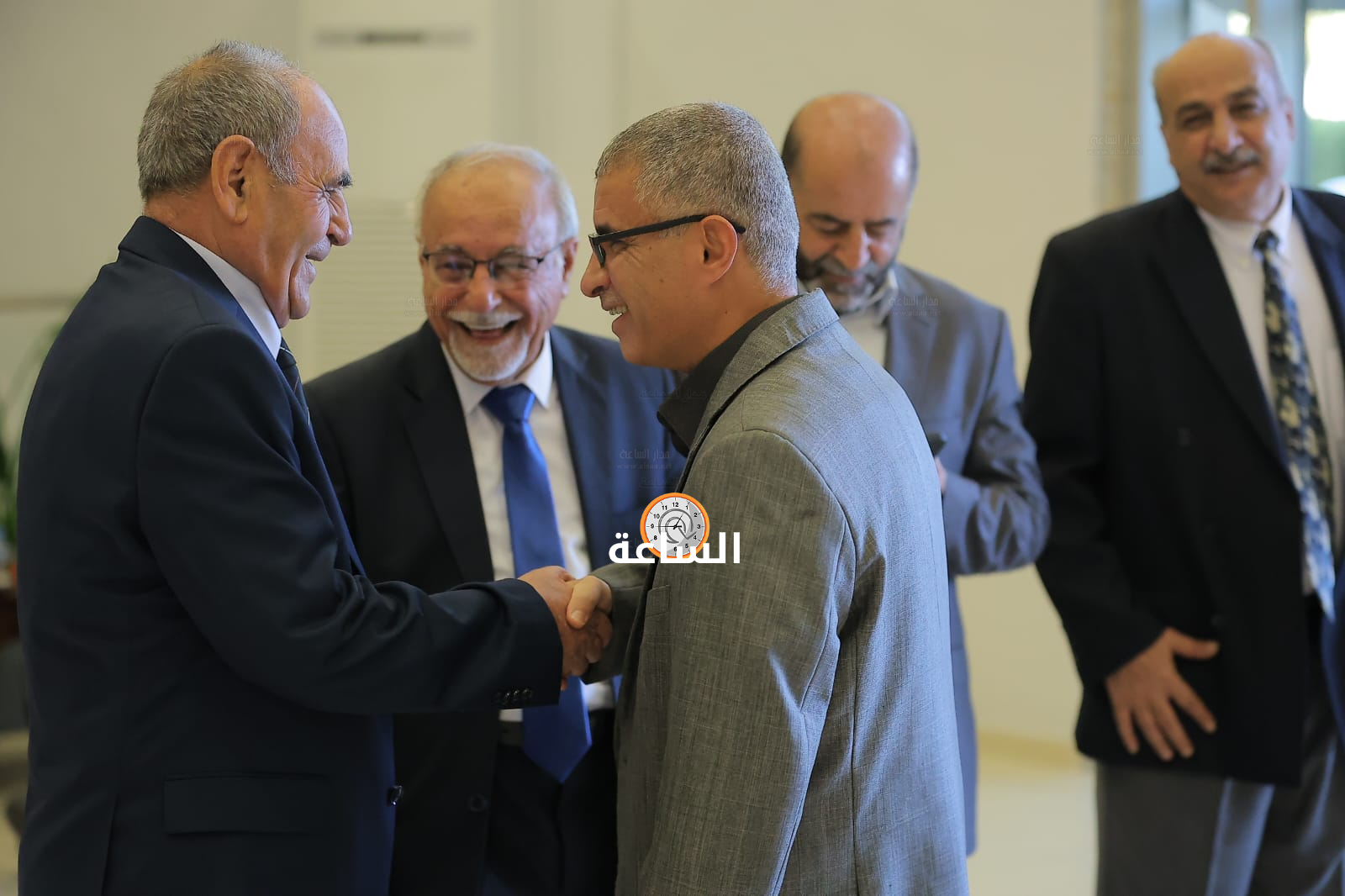 Madar Al-Saa Images 0.7966750076214035