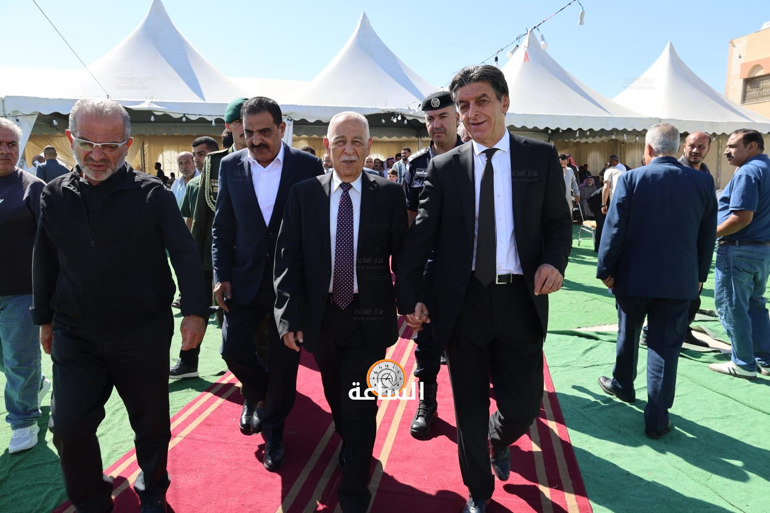 Madar Al-Saa Images 0.4998141487887604