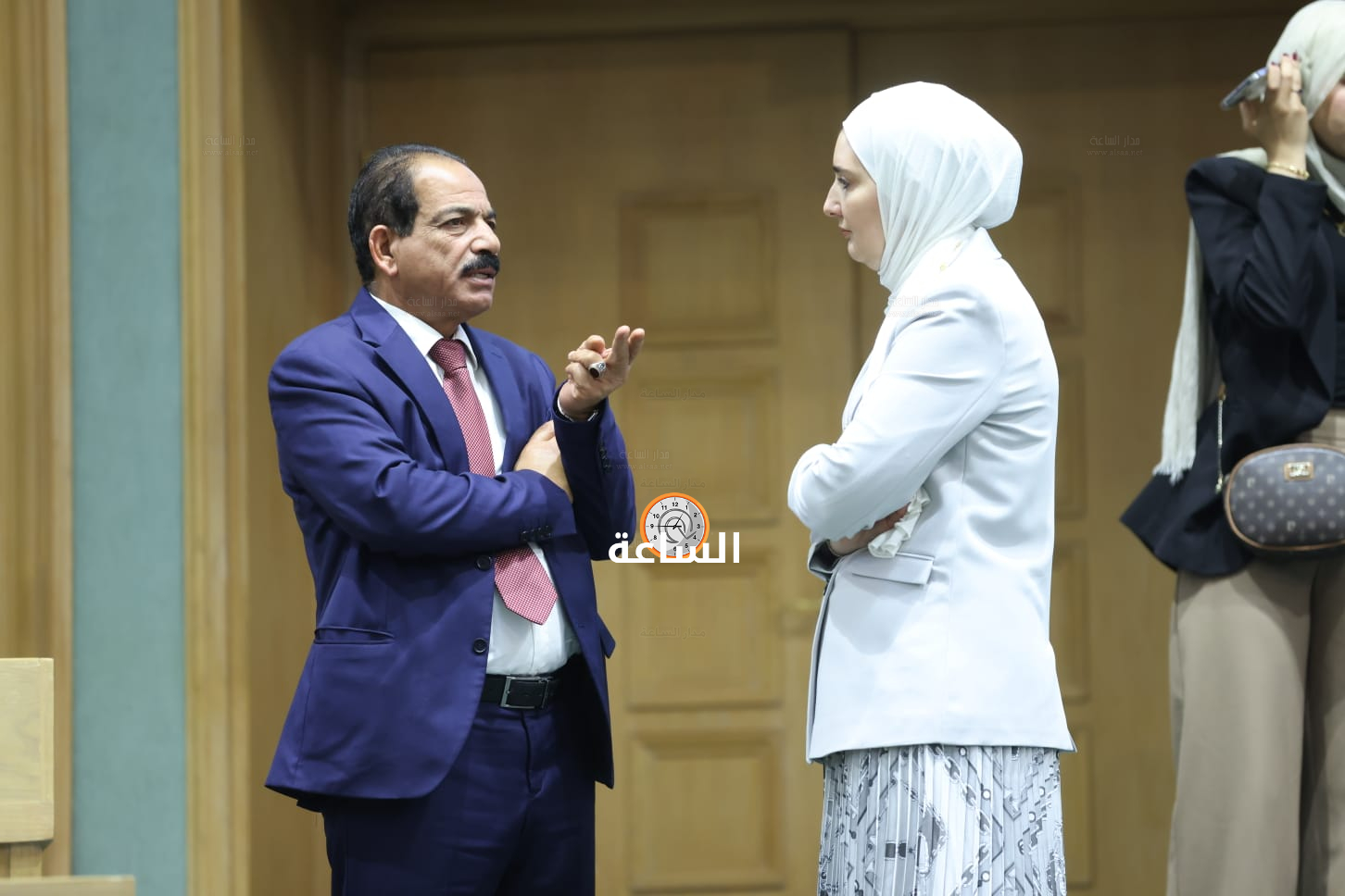 Madar Al-Saa Images 0.6062130123914102
