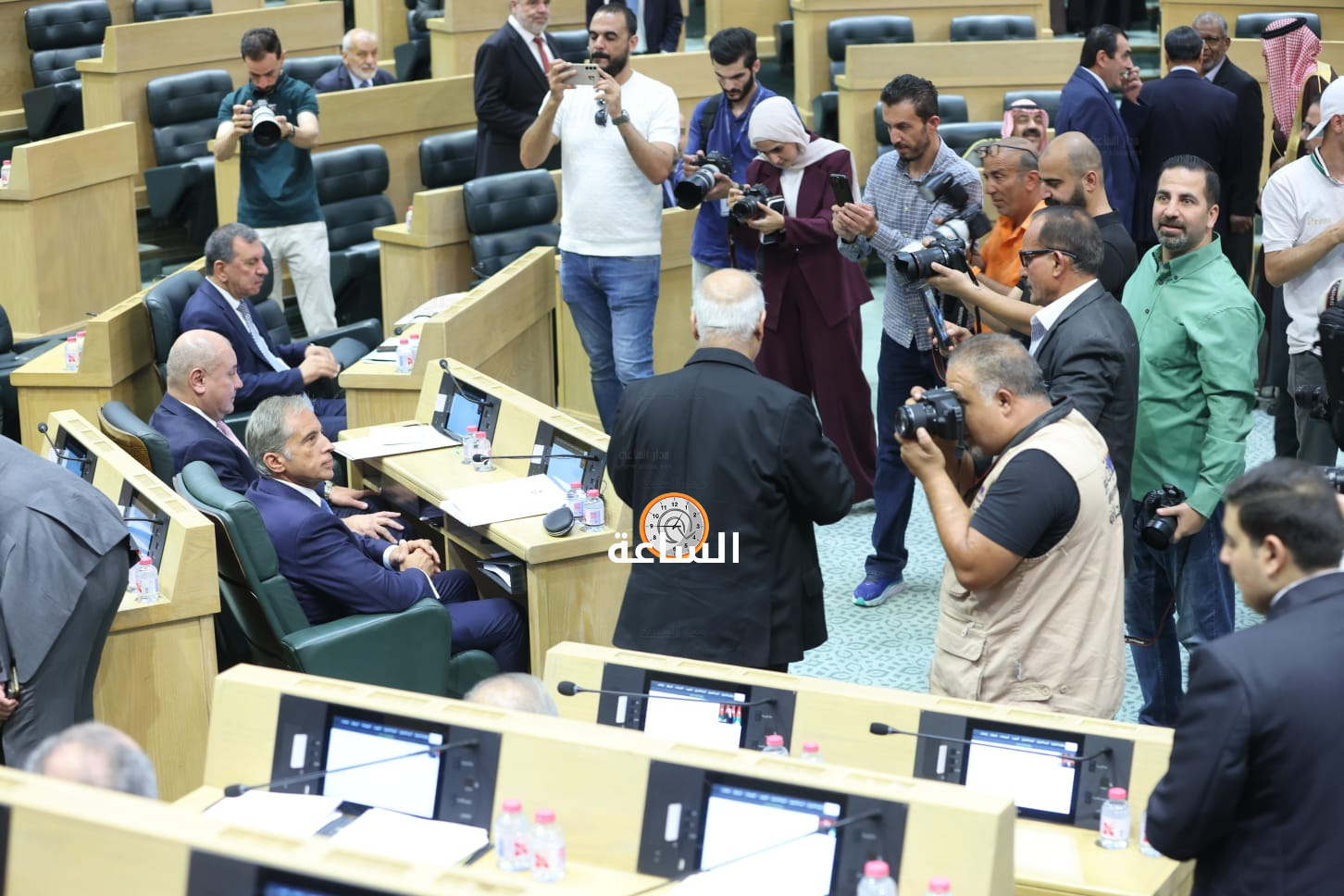 Madar Al-Saa Images 0.5702896340104918
