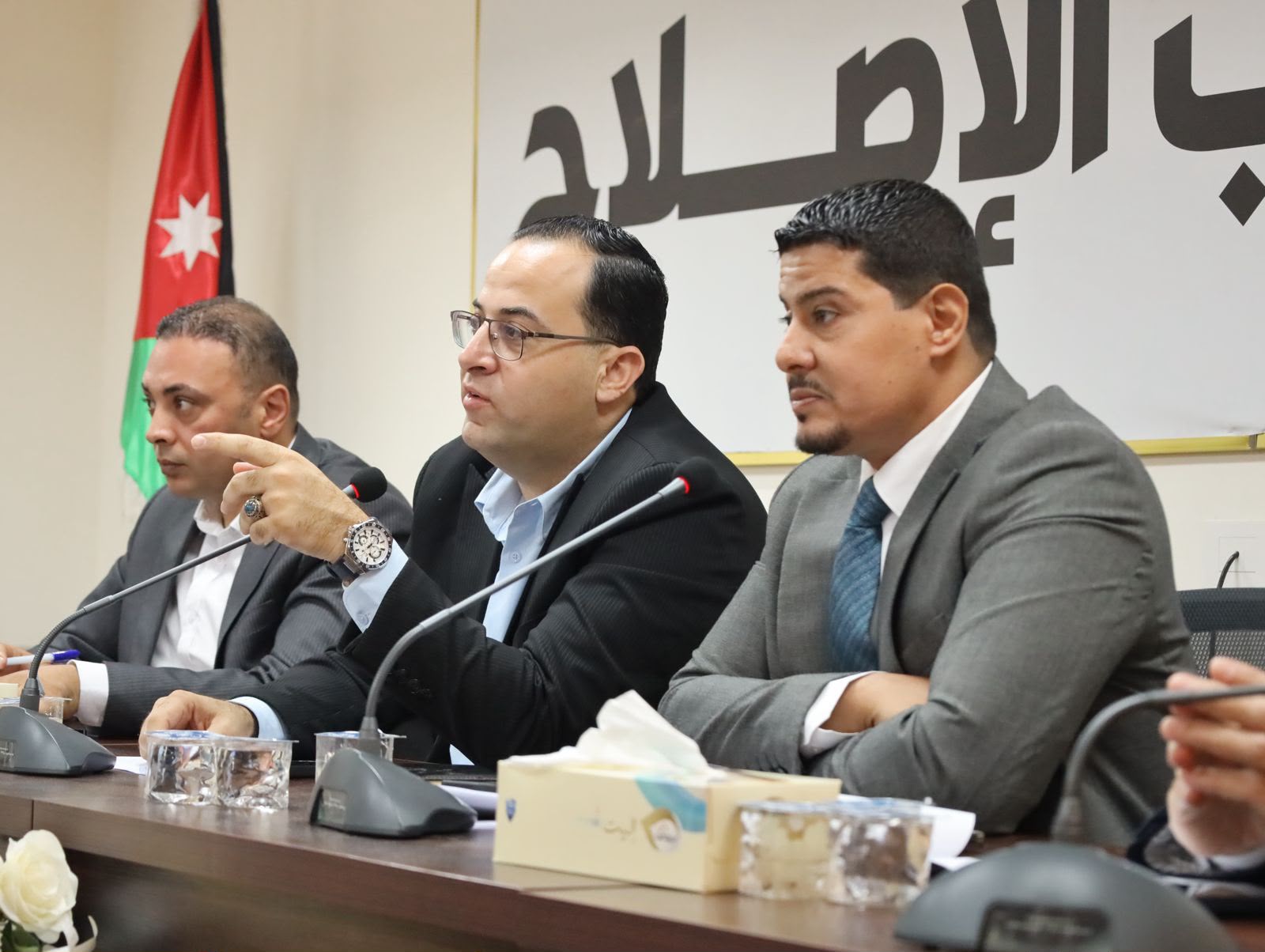 Madar Al-Saa Images 0.05698153571625053