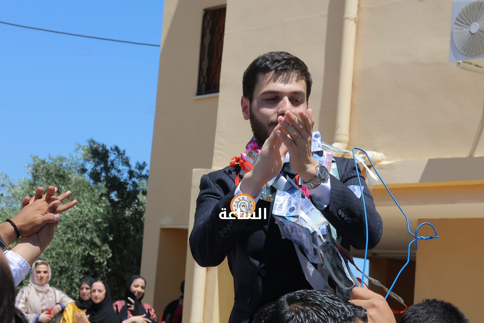 Madar Al-Saa Images 0.08240045974119536