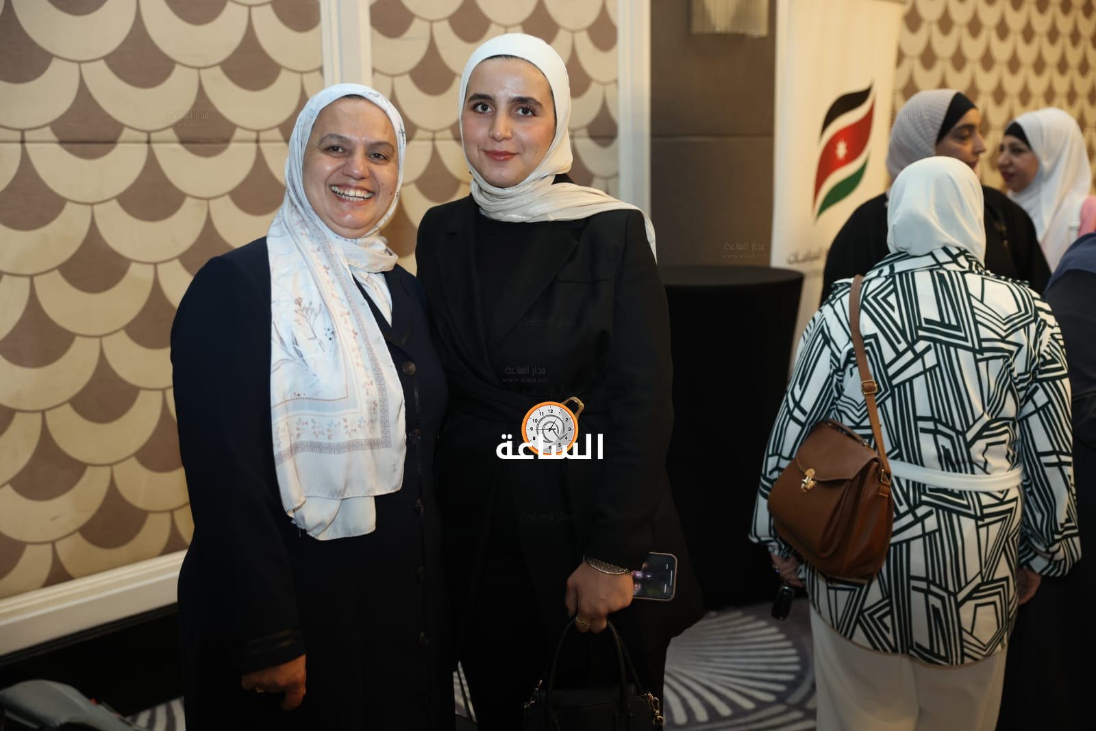 Madar Al-Saa Images 0.1980438786006412
