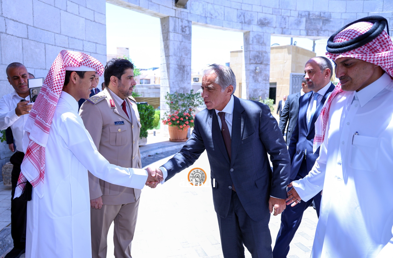 Madar Al-Saa Images 0.6859915820507942