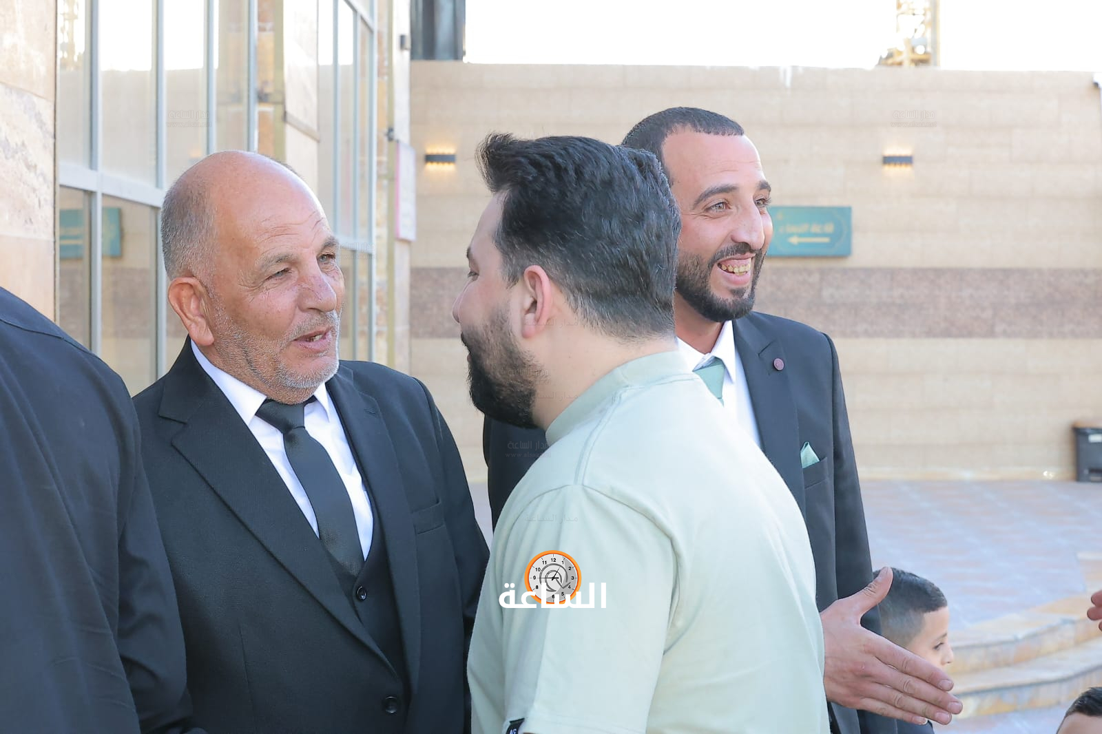 Madar Al-Saa Images 0.8822639853073616