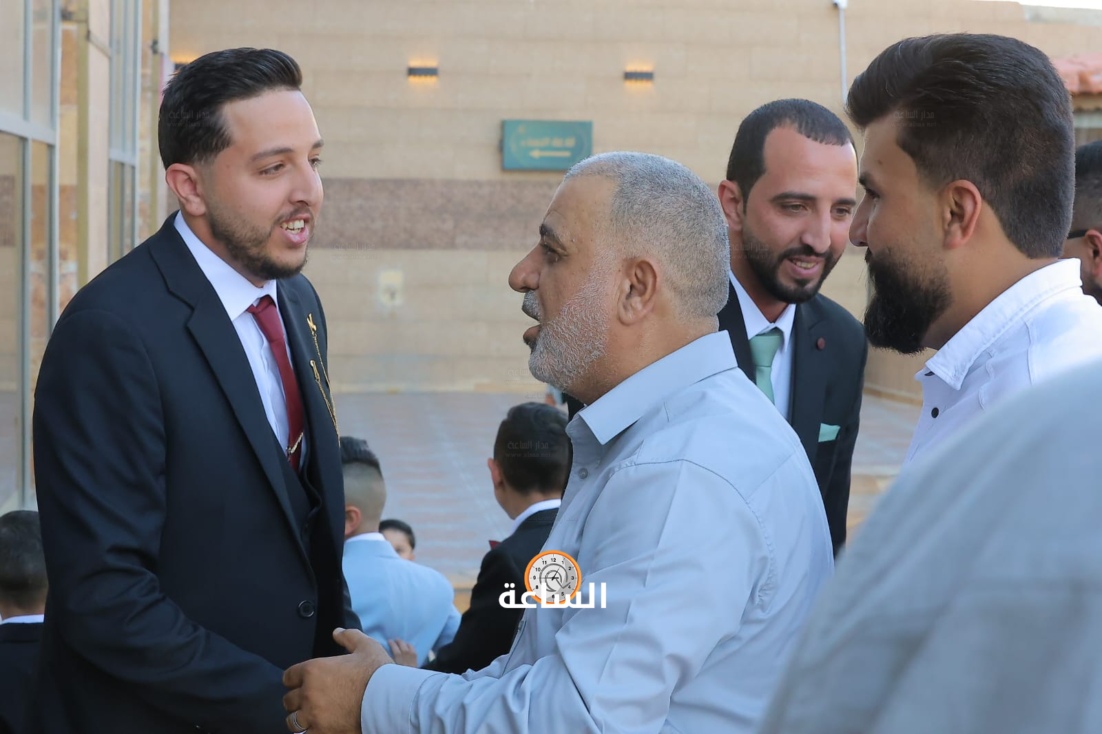 Madar Al-Saa Images 0.47340886140879346