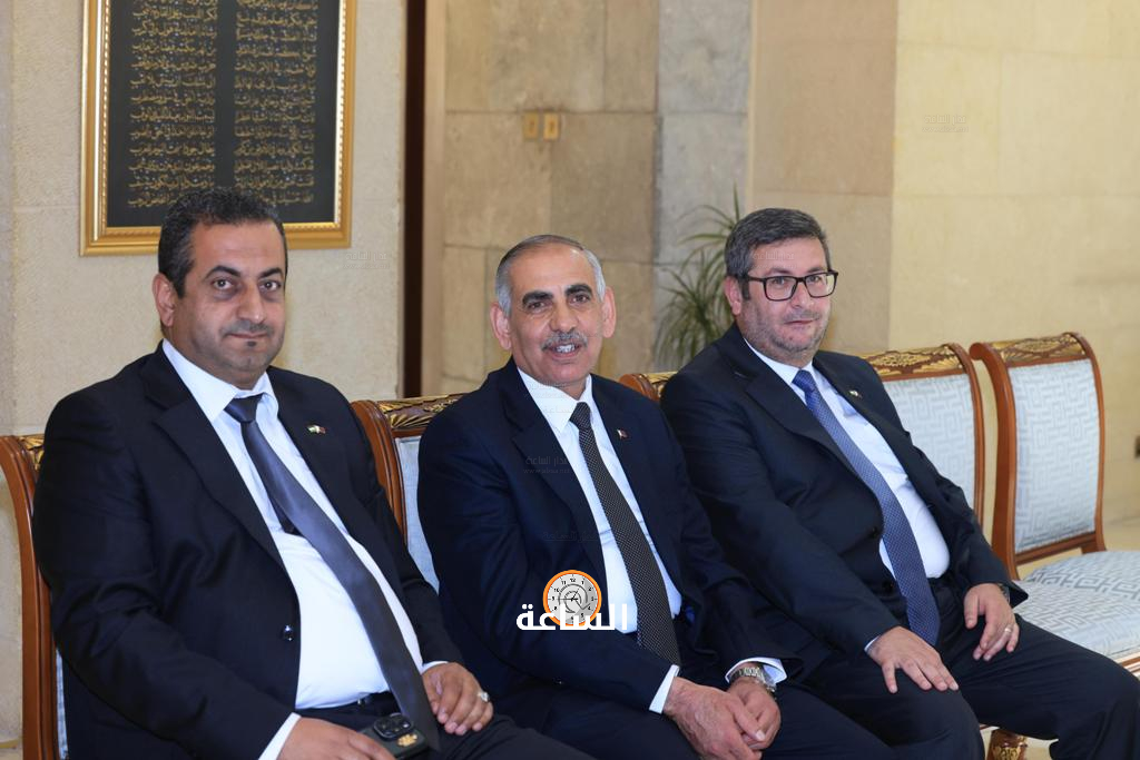 Madar Al-Saa Images 0.3599109135941285