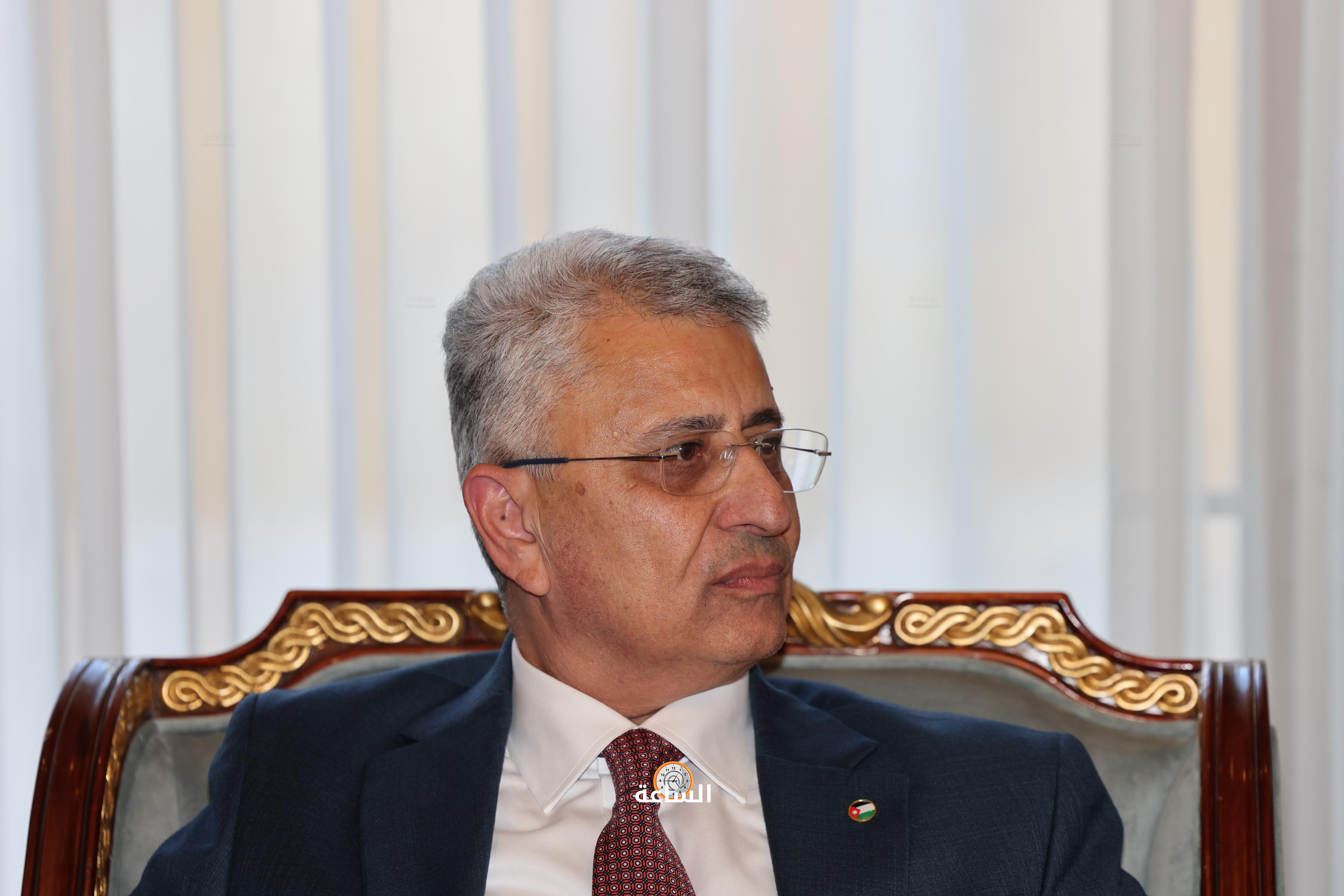Madar Al-Saa Images 0.7528720636542361
