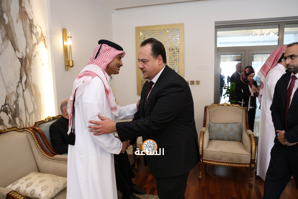 Madar Al-Saa Images 0.035803883129006064