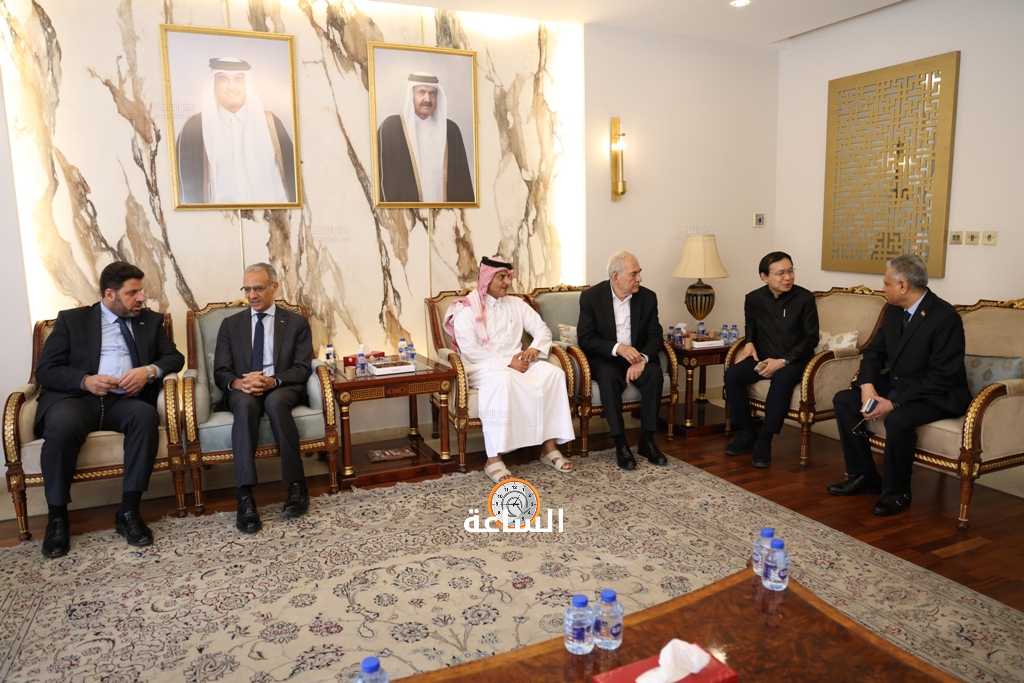 Madar Al-Saa Images 0.15834893529975014