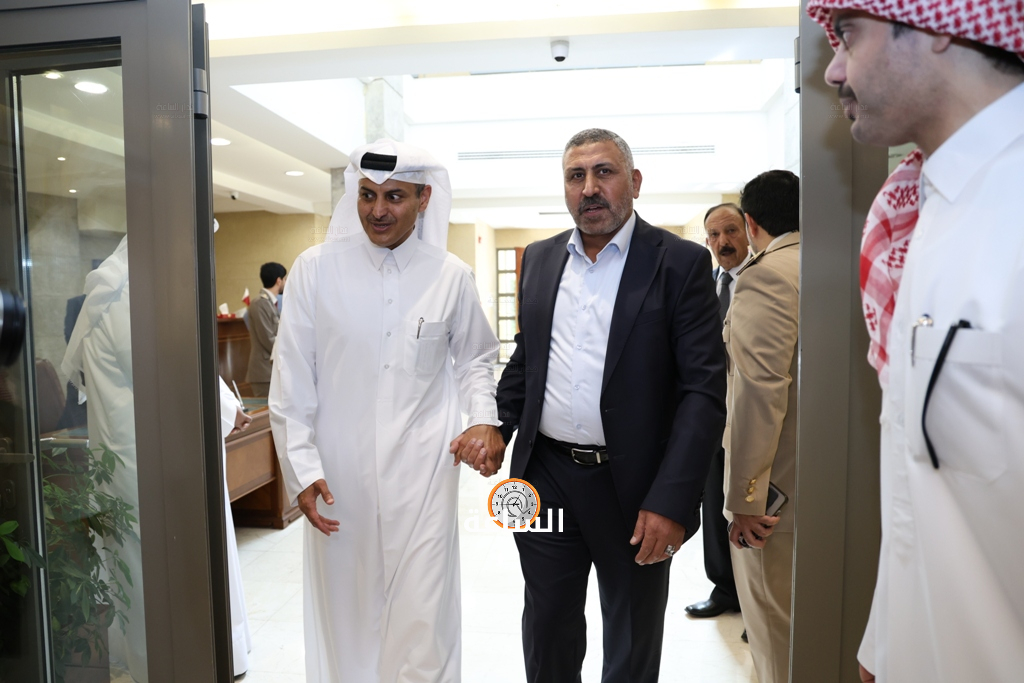 Madar Al-Saa Images 0.45044117613912815