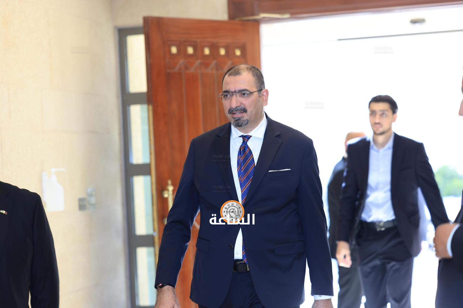 Madar Al-Saa Images 0.8852499463358132