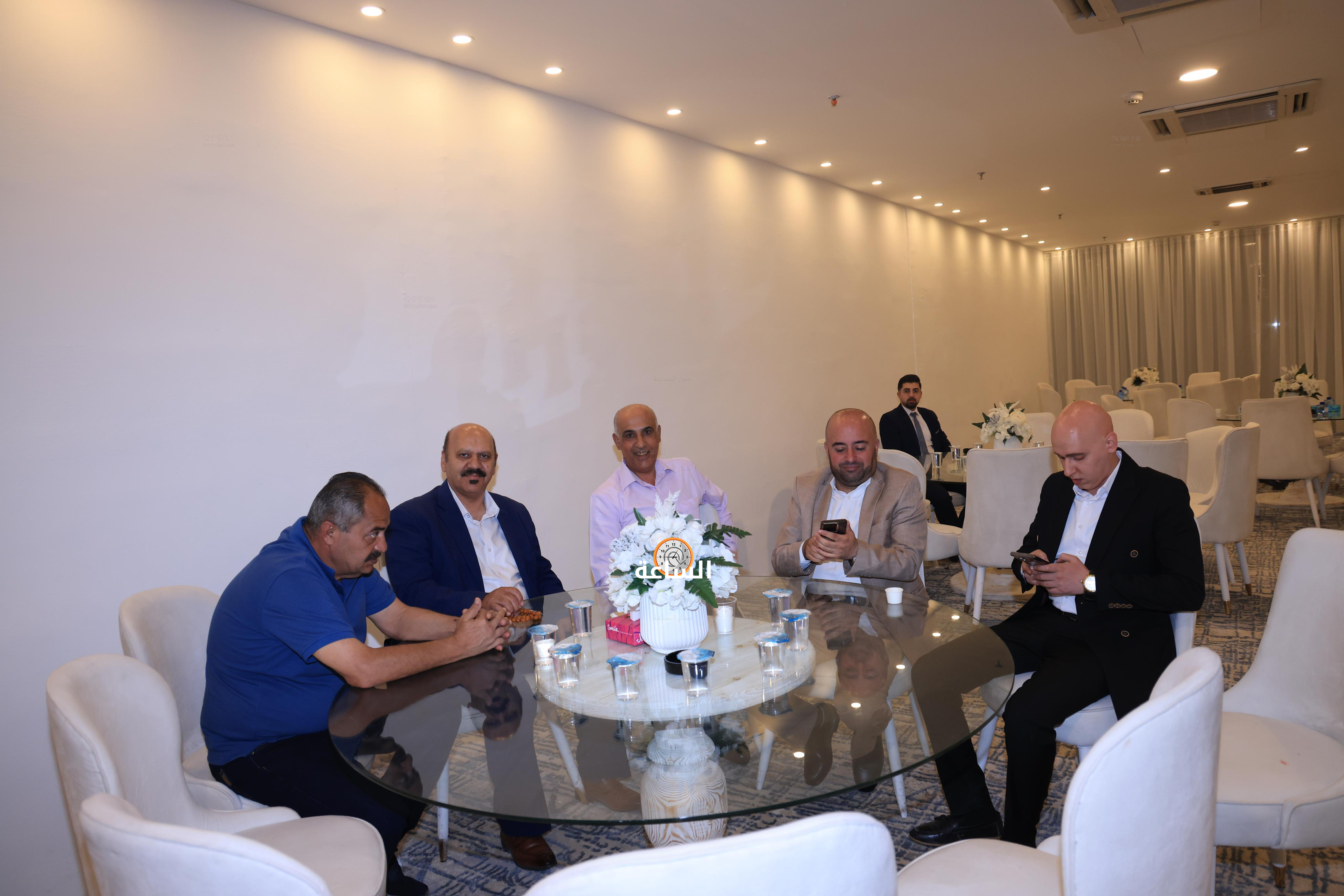Madar Al-Saa Images 0.43275190451322487