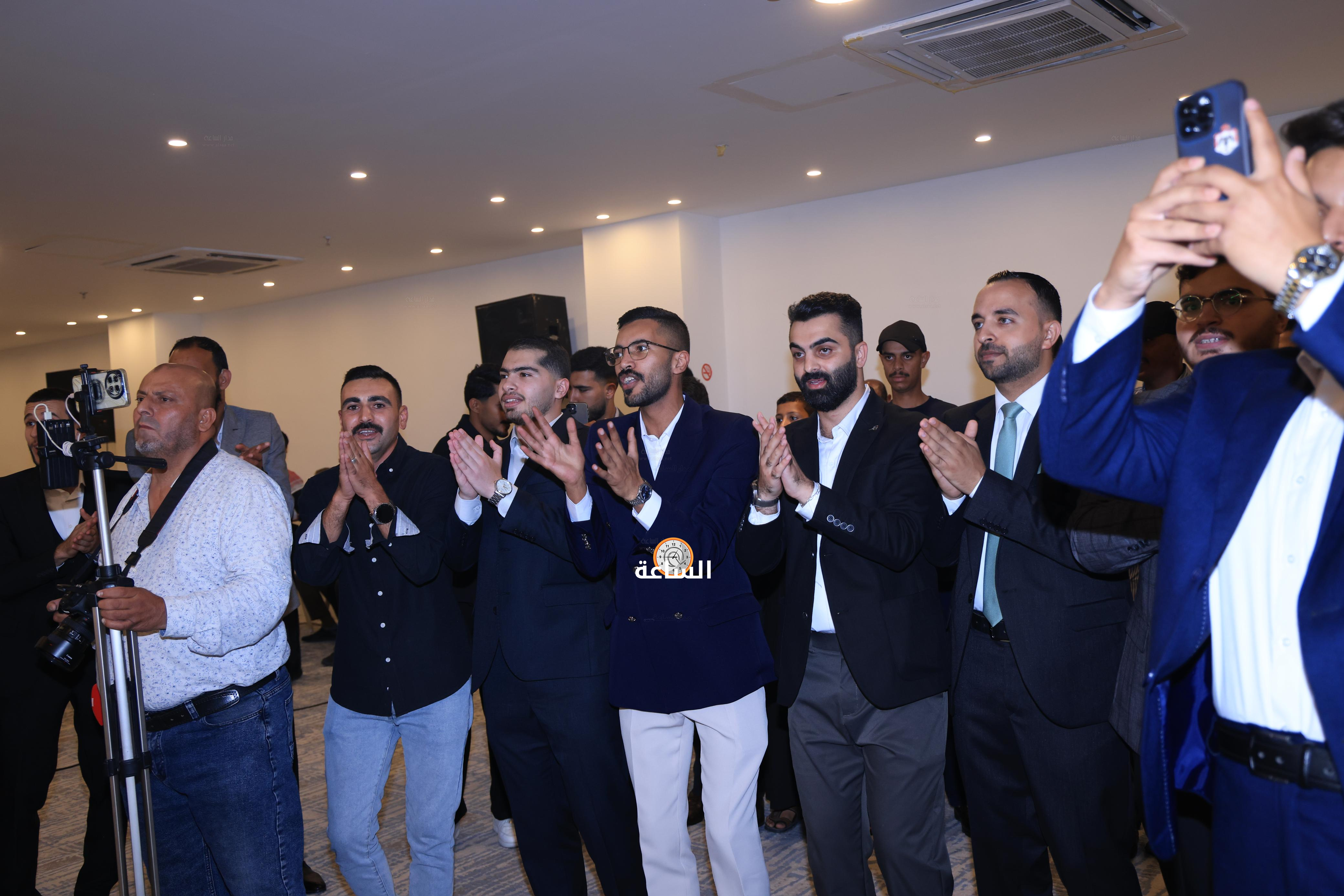 Madar Al-Saa Images 0.49802617465078214