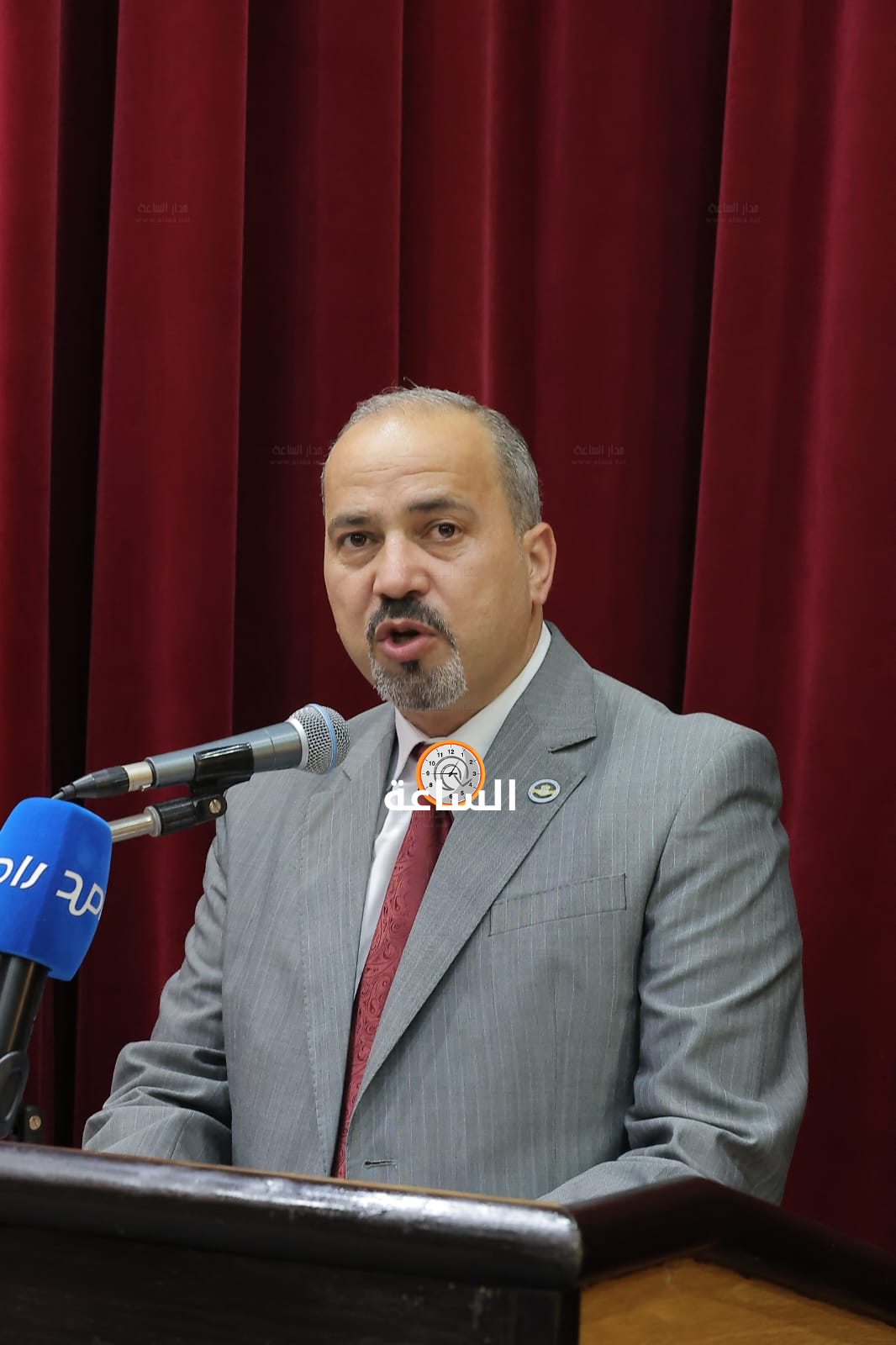 Madar Al-Saa Images 0.9901714516323312