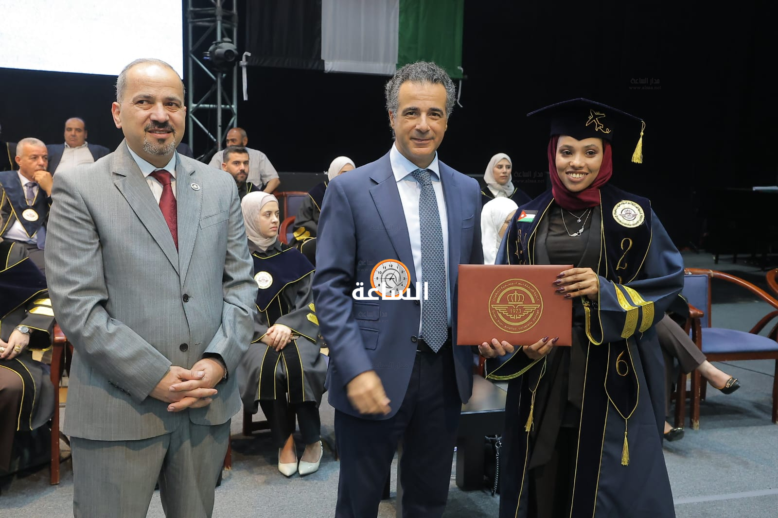 Madar Al-Saa Images 0.7802314282578643