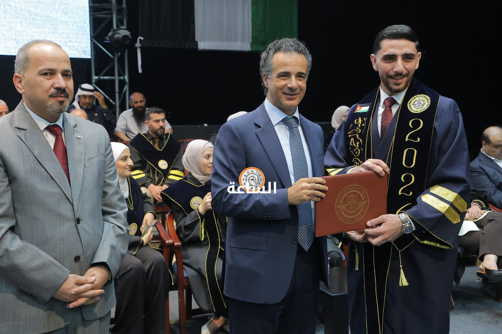 Madar Al-Saa Images 0.8437432435738097