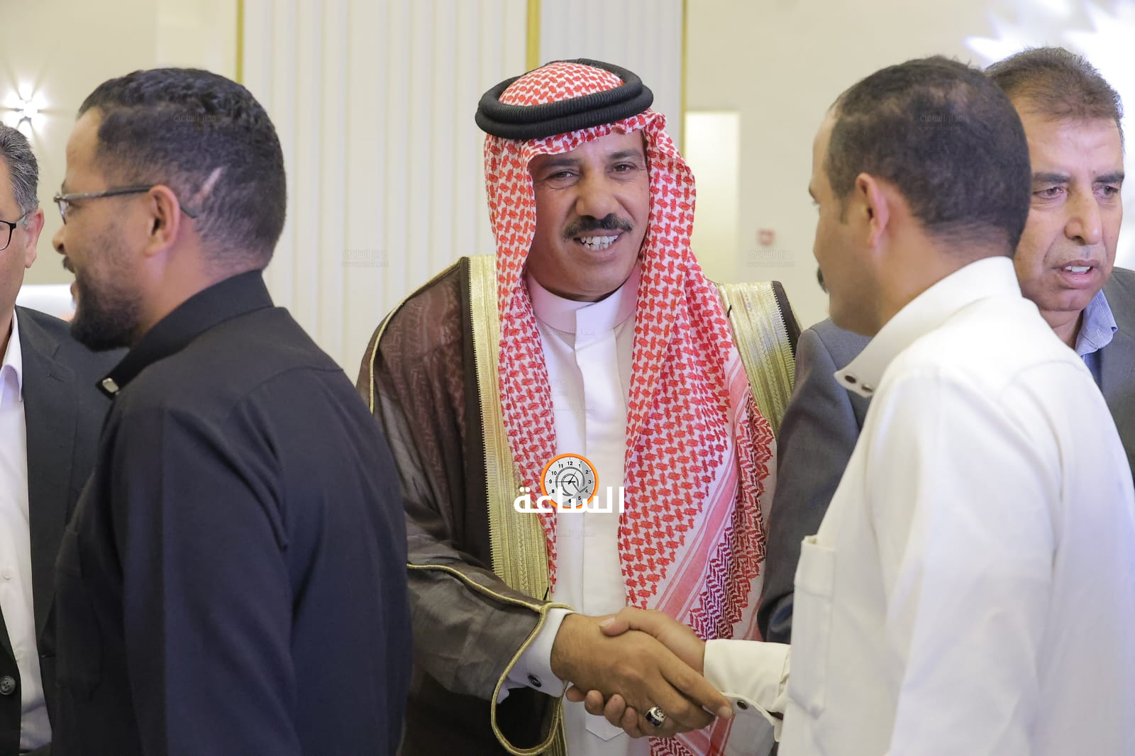 Madar Al-Saa Images 0.7375466678556208