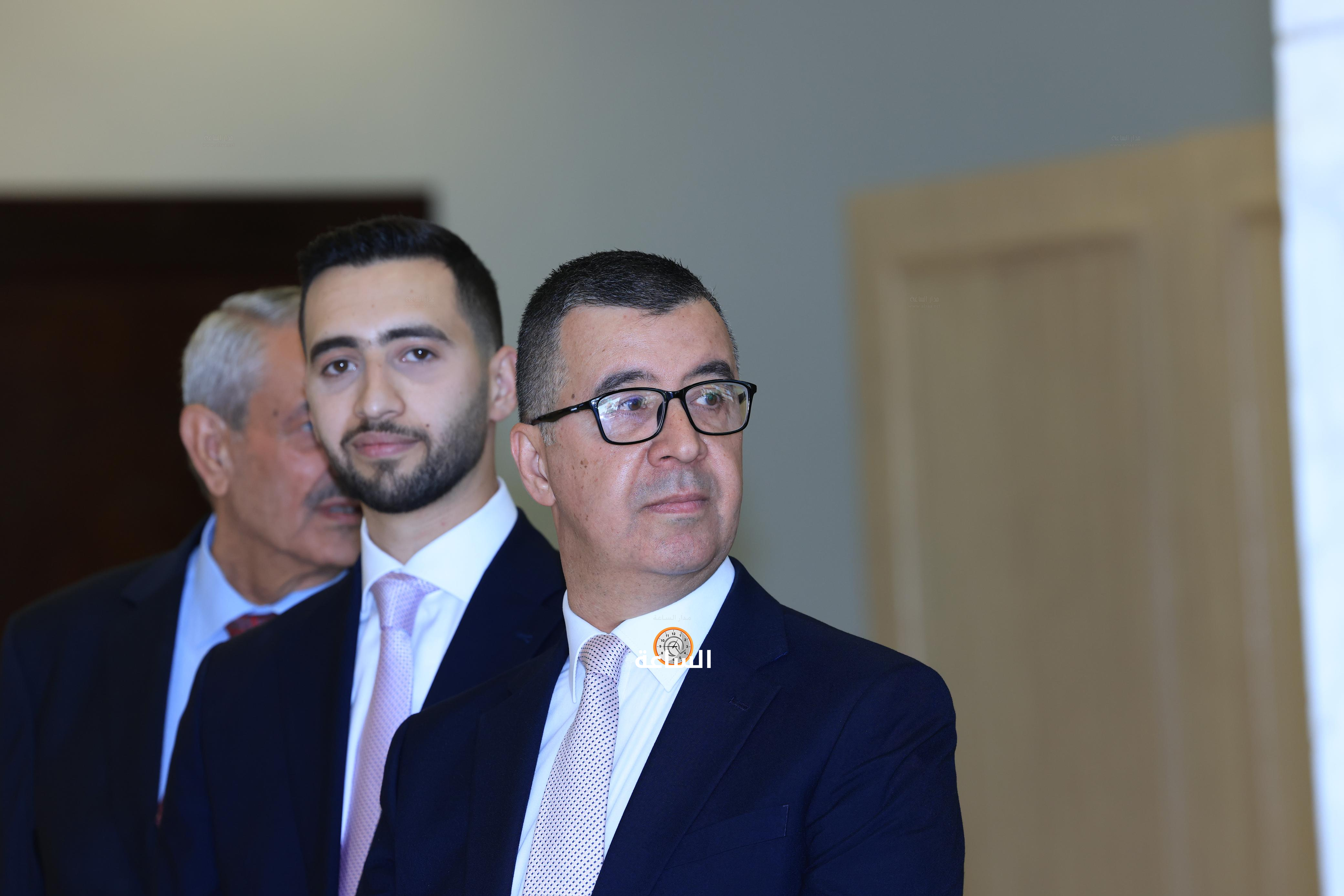 Madar Al-Saa Images 0.057730701083317126
